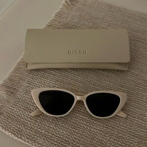 DISSH Cream Retro Cat Eye Sunglasses & Case